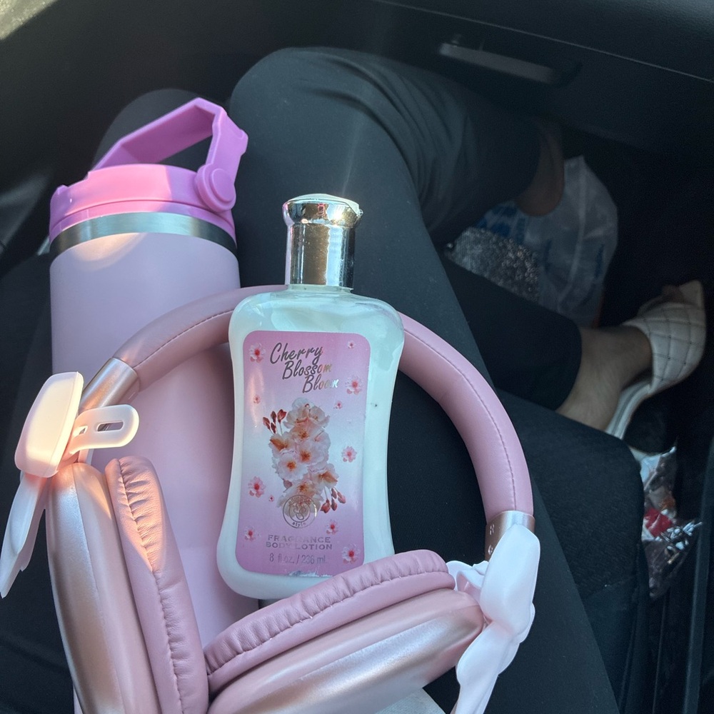 Bath & Body Works Cherry Blossom Body Lotion - Pink and White
